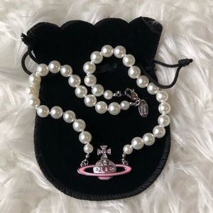 Vivienne Westwood Pink Saturn Pearl Choker